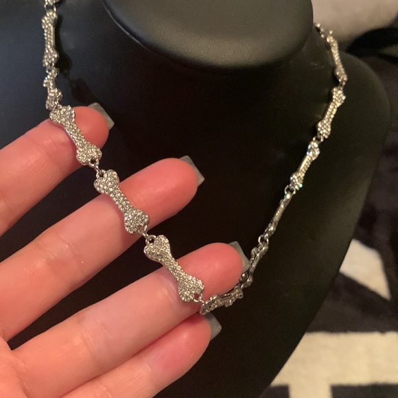 Rhinestone bone necklace - Picture 3 of 4